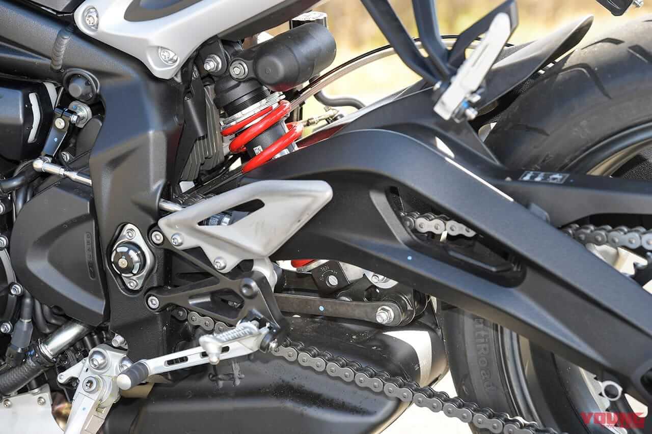 |トライアンフ ストリートトリプル765R試乗インプレッション【極上エンジンの究極ストリートファイター】