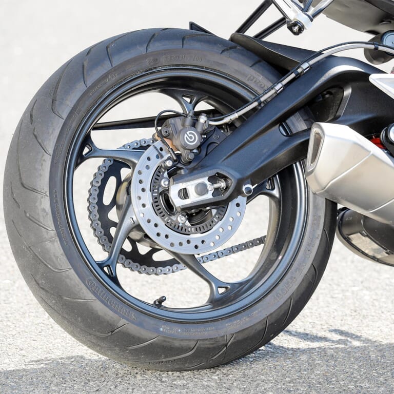 トライアンフ ストリートトリプル765R|足まわり|トライアンフ ストリートトリプル765R試乗インプレッション【極上エンジンの究極ストリートファイター】