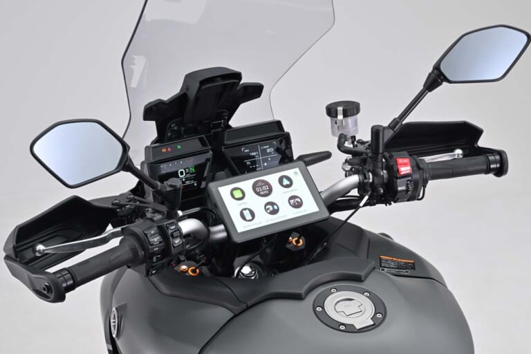 デイトナ|モトスマートモニター|人気のディスプレイオーディオ、バイク専用版! “Apple CarPlay” “Android Auto” が使えるデイトナ「モトスマートモニター」受注開始