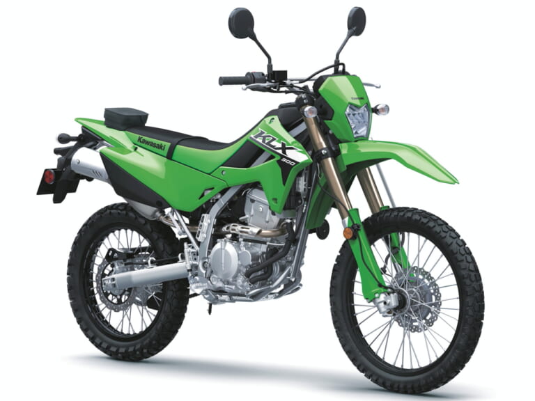 カワサキ|KLX300|北米仕様|2024年モデル|カワサキ「KLX300/SM」2024年モデルはLEDヘッドライトと新外装! パワフルな水冷292cc単気筒の“闘う4スト”が最新世代へ【北米】
