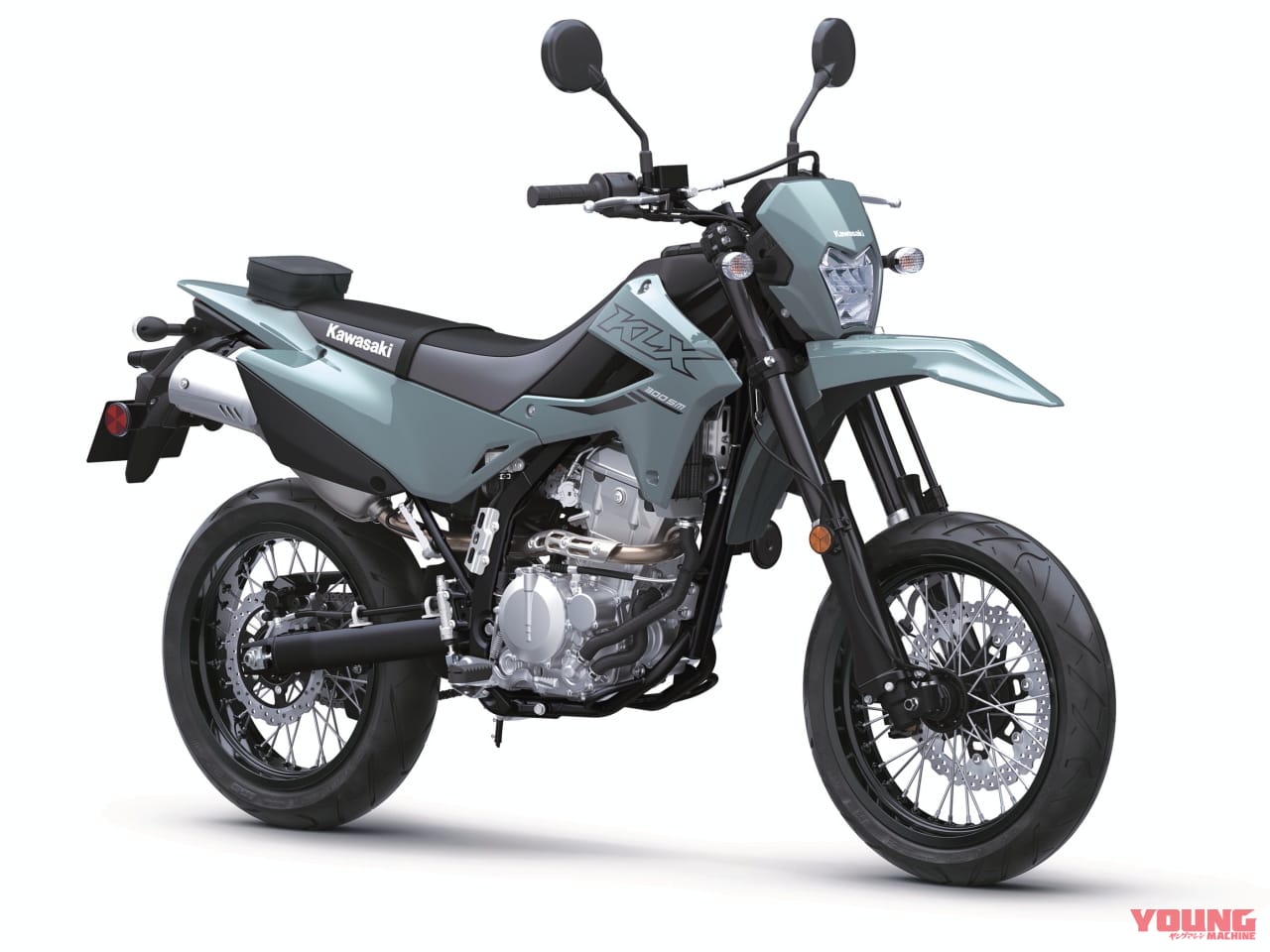 |カワサキ「KLX300/SM」2024年モデルはLEDヘッドライトと新外装! パワフルな水冷292cc単気筒の“闘う4スト”が最新世代へ【北米】