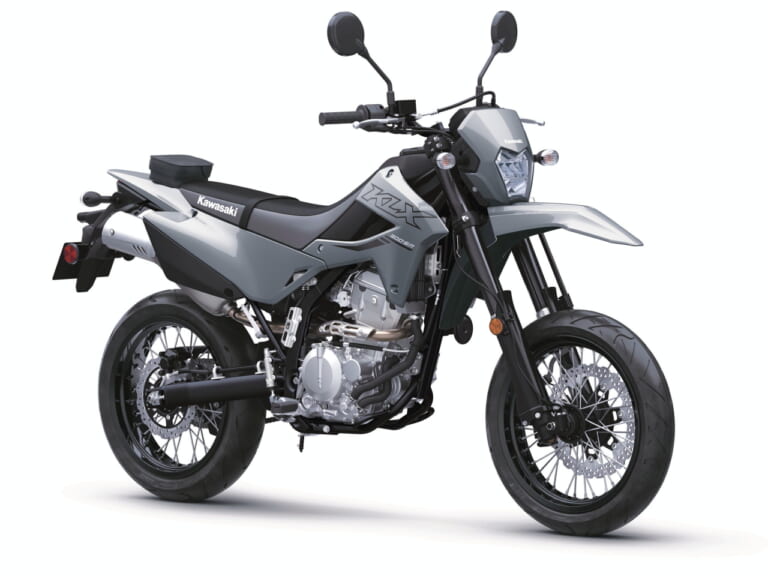 カワサキ|KLX300SM|北米仕様|2024年モデル|カワサキ「KLX300/SM」2024年モデルはLEDヘッドライトと新外装! パワフルな水冷292cc単気筒の“闘う4スト”が最新世代へ【北米】