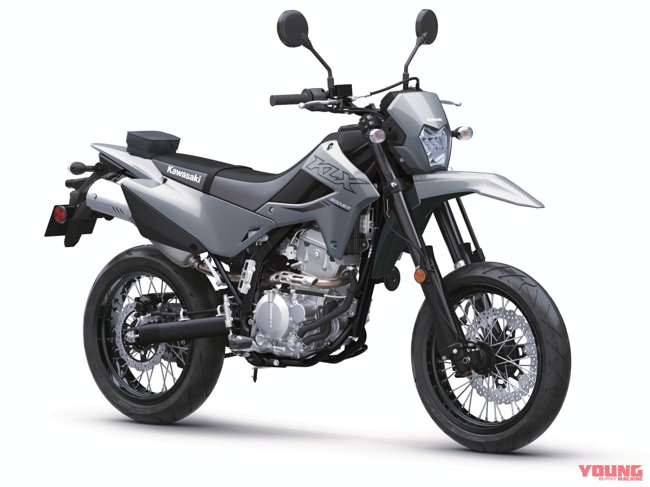 |カワサキ「KLX300/SM」2024年モデルはLEDヘッドライトと新外装! パワフルな水冷292cc単気筒の“闘う4スト”が最新世代へ【北米】