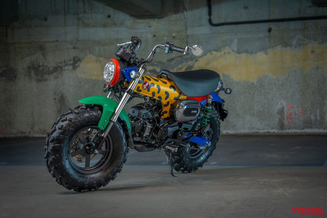 |ヒョウ柄のダックス125に、チョッパー仕様のモンキー125だと?! ビアリッツで開催の「ホイールス&ウェーブス」に7か国のホンダ カスタムミニが登場