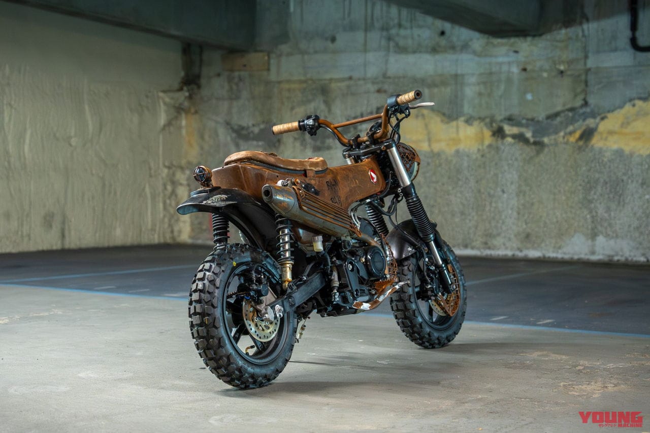 |ヒョウ柄のダックス125に、チョッパー仕様のモンキー125だと?! ビアリッツで開催の「ホイールス&ウェーブス」に7か国のホンダ カスタムミニが登場