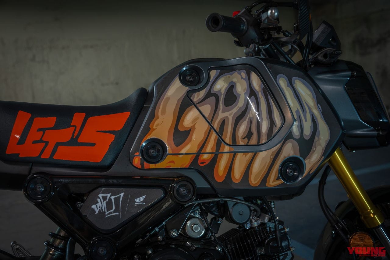 |ヒョウ柄のダックス125に、チョッパー仕様のモンキー125だと?! ビアリッツで開催の「ホイールス&ウェーブス」に7か国のホンダ カスタムミニが登場