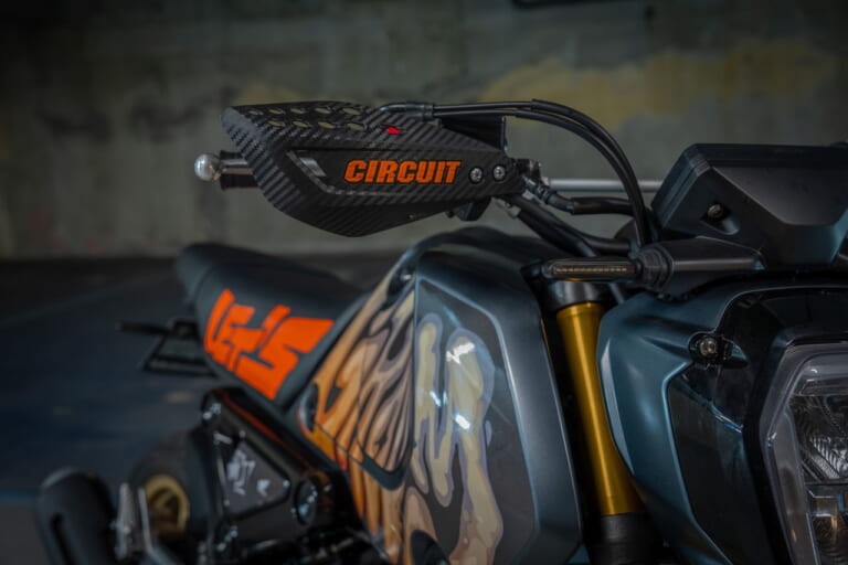 Let’s Grom(Italy)|ヒョウ柄のダックス125に、チョッパー仕様のモンキー125だと?! ビアリッツで開催の「ホイールス&ウェーブス」に7か国のホンダ カスタムミニが登場