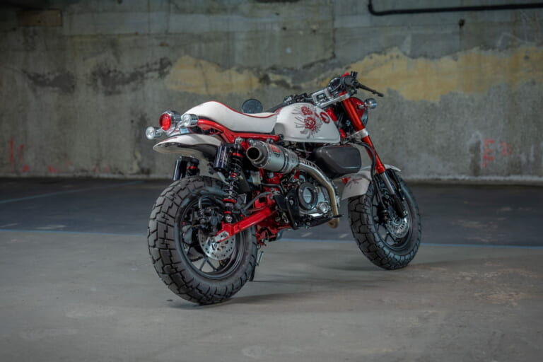 Manjushage(Germany)|ヒョウ柄のダックス125に、チョッパー仕様のモンキー125だと?! ビアリッツで開催の「ホイールス&ウェーブス」に7か国のホンダ カスタムミニが登場