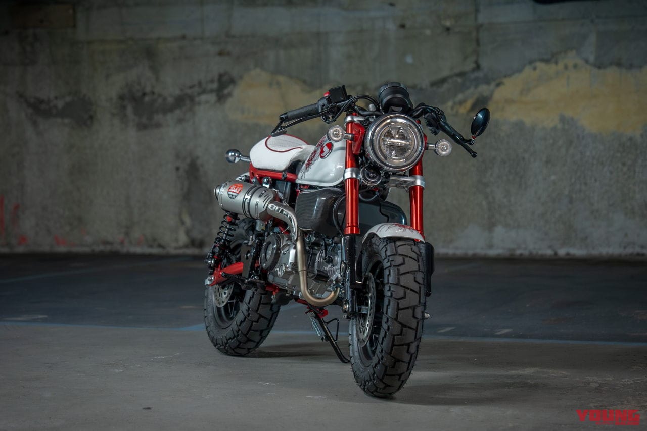 |ヒョウ柄のダックス125に、チョッパー仕様のモンキー125だと?! ビアリッツで開催の「ホイールス&ウェーブス」に7か国のホンダ カスタムミニが登場