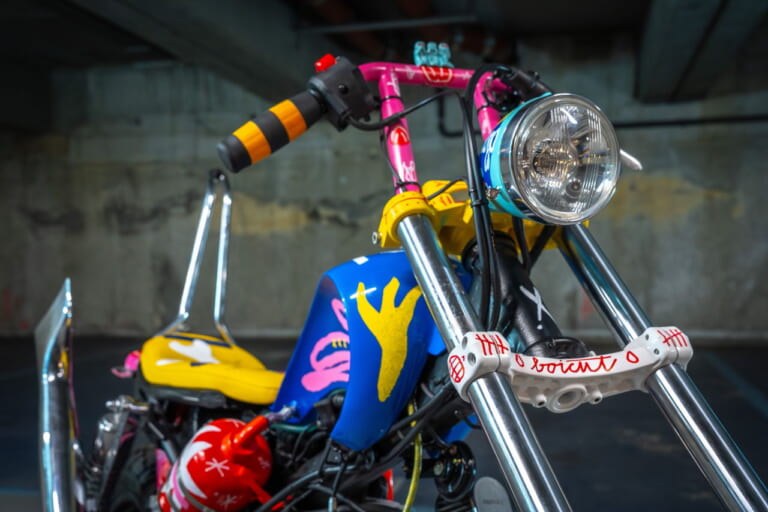 Monkey X Business(Austria)|ヒョウ柄のダックス125に、チョッパー仕様のモンキー125だと?! ビアリッツで開催の「ホイールス&ウェーブス」に7か国のホンダ カスタムミニが登場