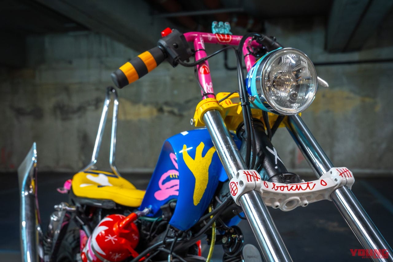 |ヒョウ柄のダックス125に、チョッパー仕様のモンキー125だと?! ビアリッツで開催の「ホイールス&ウェーブス」に7か国のホンダ カスタムミニが登場