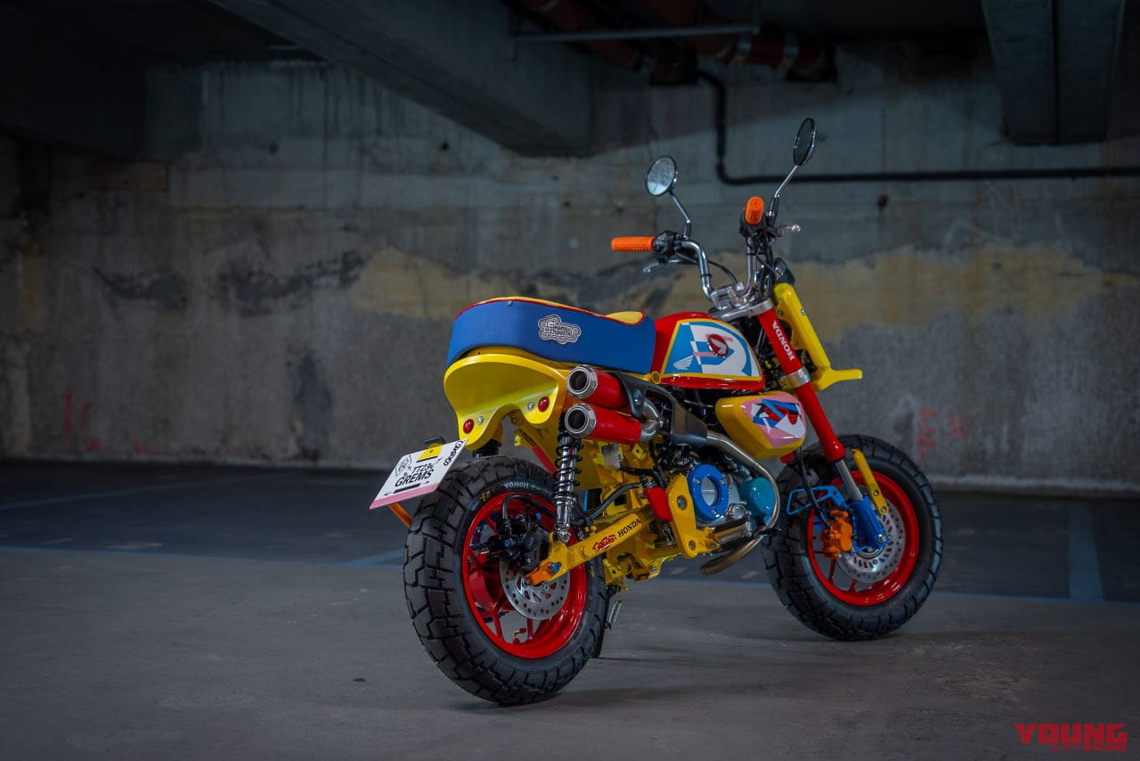 |ヒョウ柄のダックス125に、チョッパー仕様のモンキー125だと?! ビアリッツで開催の「ホイールス&ウェーブス」に7か国のホンダ カスタムミニが登場