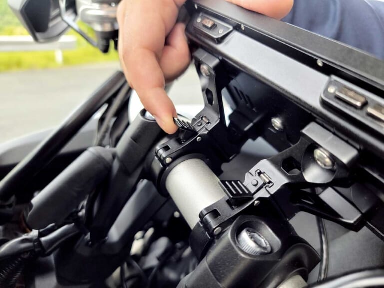 デイトナ|モトスマートモニター|人気のディスプレイオーディオ、バイク専用版! “Apple CarPlay” “Android Auto” が使えるデイトナ「モトスマートモニター」受注開始