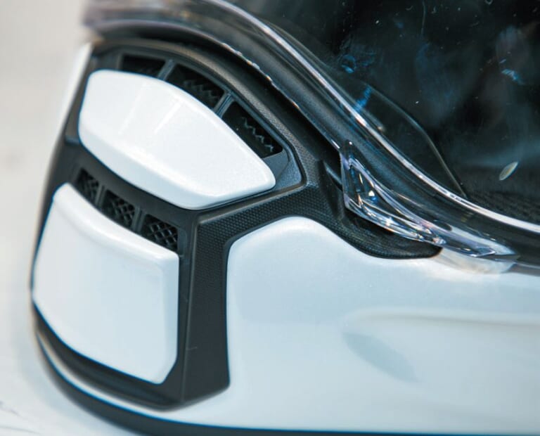 Kabuto GEOSYS|Kabutoニューモデルまとめ:高速走行もオフもイケるエアロ系クロスオーバーに大胆グラも!【’23最新ヘルメットカタログ】
