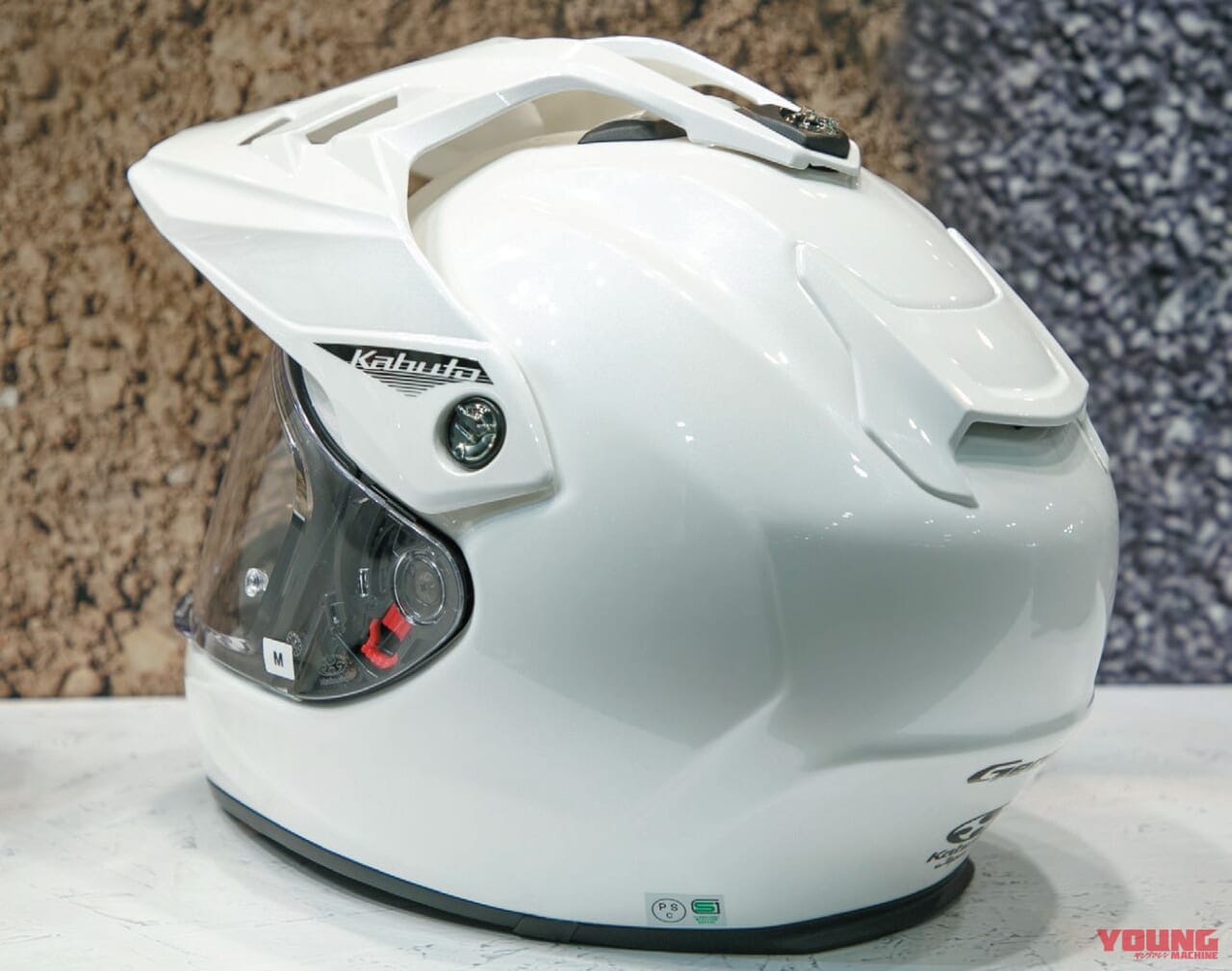 |Kabutoニューモデルまとめ:高速走行もオフもイケるエアロ系クロスオーバーに大胆グラも!【’23最新ヘルメットカタログ】