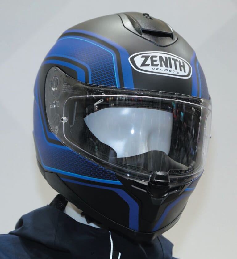YAMAHA YF-9 ZENITH|’23登場のニューヘルメットまとめ! カーボン柄の新作にネオクラ向けも【’23最新ヘルメットカタログ ウインズ/ヤマハ/LS2】
