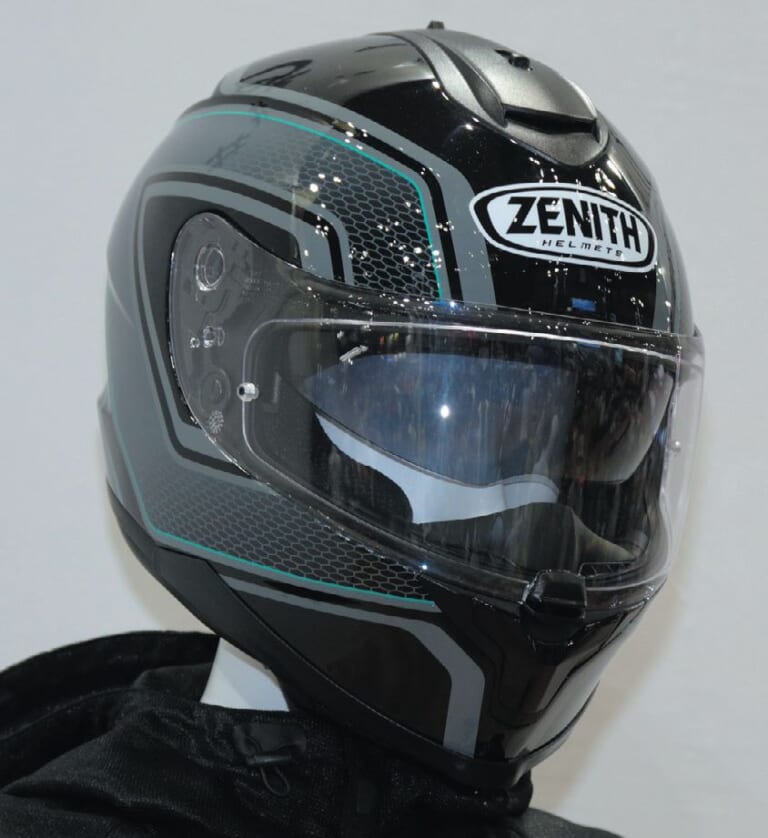 YAMAHA YF-9 ZENITH|’23登場のニューヘルメットまとめ! カーボン柄の新作にネオクラ向けも【’23最新ヘルメットカタログ ウインズ/ヤマハ/LS2】