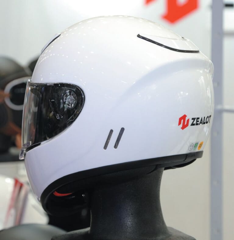 ZEALOT BLADE RUNNER|ヘルメットは海外勢もアツい! ’23ニューモデルまとめ【’23最新ヘルメットカタログ HJC/NOLAN/ZEALOT】