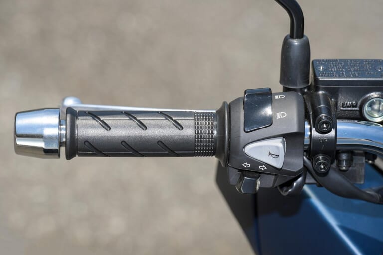 ホンダPCX|スイッチ|ホンダ新型PCX 試乗インプレッション【実家のような安心感、規制適合後も健在だ】