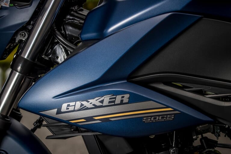 スズキ ジクサー250|タンクカバー|スズキ新型ジクサー250 試乗インプレッション【単気筒ゆえの軽さが際立つ】
