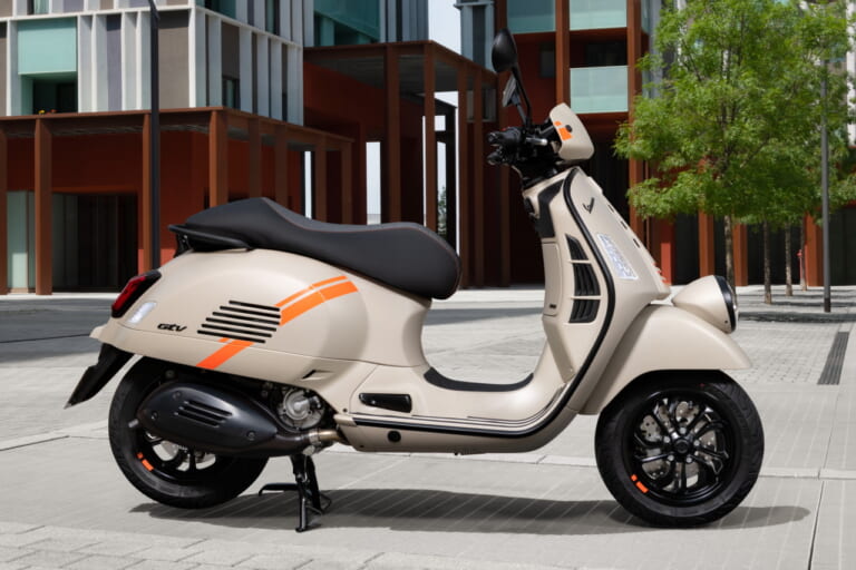 VESPA GTV|スポーティなベスパ「GTV」新型登場! ベスパ史上最強エンジンを搭載