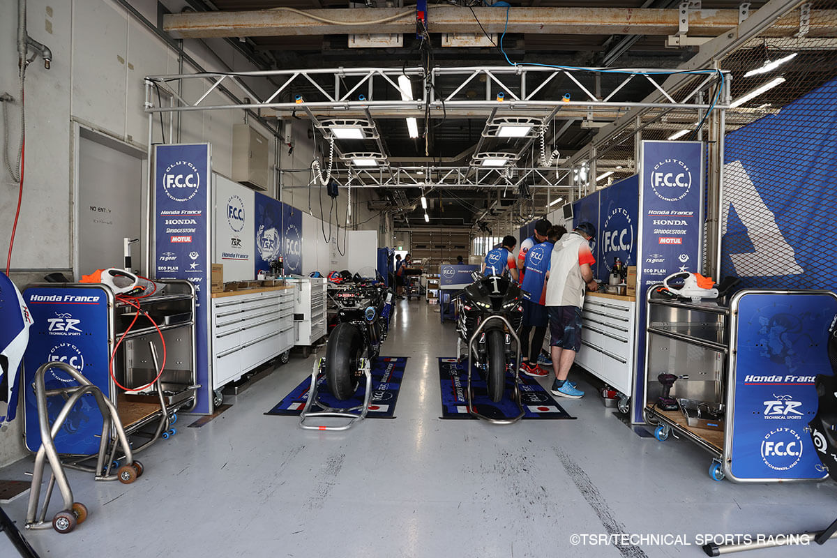 鈴⿅8時間耐久ロードレース第44回⼤会テストセッション終了