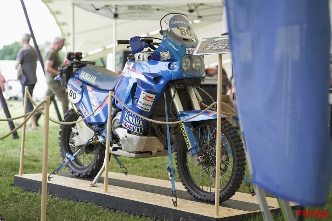 |パリダカが熱かった時代からタイムスリップ! ヤマハ「テネレ」40周年記念展示ツアー、ペテランセル号もあるぞ!【欧州】