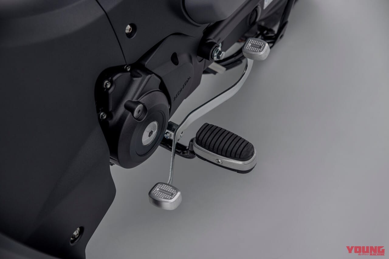 |カブの左手のところにレバーがないのはなぜ? 昔は片手運転も考慮したって本当?