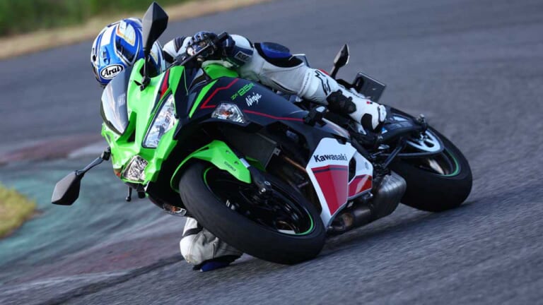 カワサキ|ニンジャZX-25R|インプレッション|カワサキ「ニンジャZX-4RR」サーキットで乗った! 25Rとは似て非なる存在、公道も楽しそう!【丸山 浩インプレ】