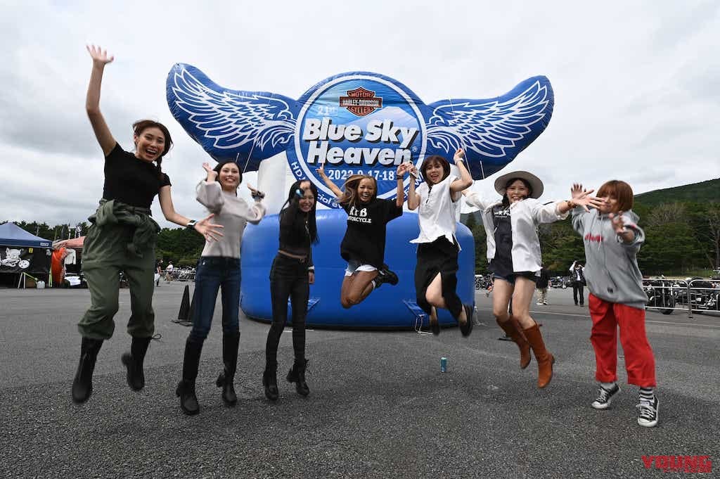 バイク女子たち|ハーレー女子勢ぞろい|夜道雪さんら“バイク女子”はキュートなだけじゃない! バズる理由をイベントで目の当たりに!!