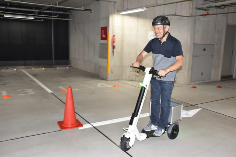 ストリーモ|特定小型原付|【免許不要】タイプRや3輪駆動もある?! ホンダ発の特定原付「ストリーモ」に乗ってみた