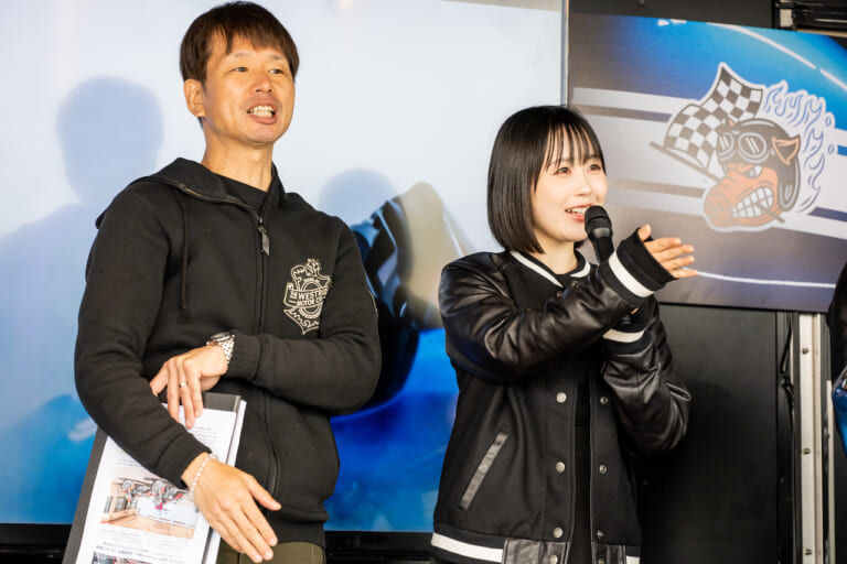 夜道雪さんとウィズハーレー青木タカオ編集長|ブルースカイミーティング|夜道雪さんら“バイク女子”はキュートなだけじゃない! バズる理由をイベントで目の当たりに!!