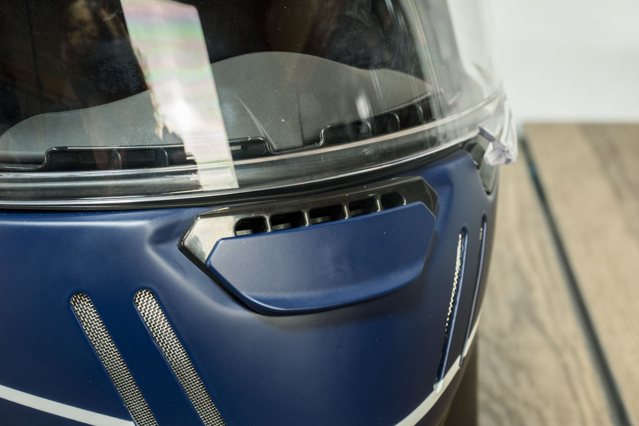 3万5千円でMFJ公認! ヘルメットマニアの社長が作ったヘルメット