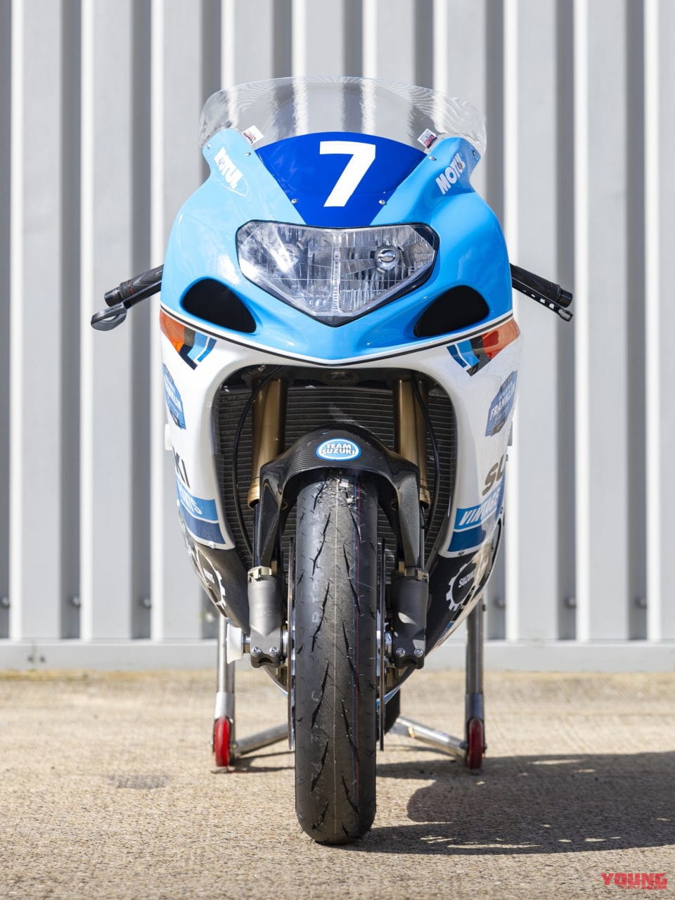 |初代GSX-R1000でクラシックレースに出走だって?! 欧州耐久カップが22年前のバイクにレギュレーション開放