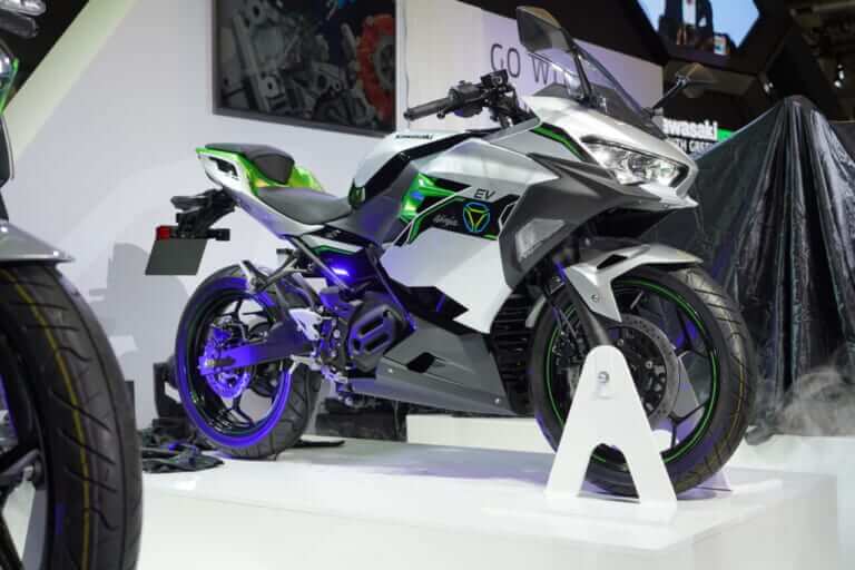 カワサキ Ninja EV|【YM新車予想】カワサキの打倒ホンダ125軍団?! Z125RS&KSR125で原付二種を盛り上げろ!!