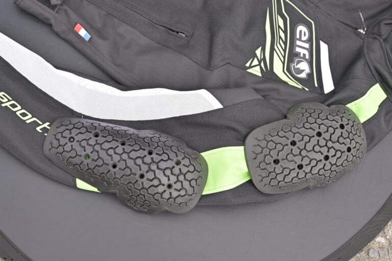 エルフ スポルトメッシュジャケット|真夏を乗り切るフルメッシュ試用レポート【エルフ スポルトメッシュジャケット】ハードな質感でタフに走れる