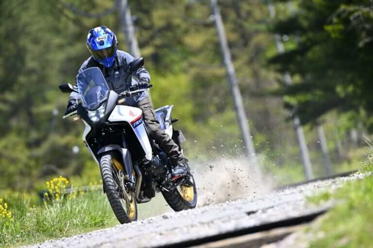 HONDA XL750 TRANSALP|目指せアルプス! ホンダ XL750トランザルプ試乗インプレッション【ロード能力はアニキ超え?!】