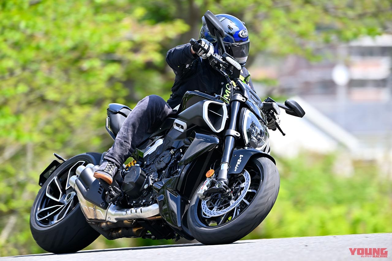 |ドゥカティ ディアベルV4【試乗ショートインプレ】逆回転クランクの軽快感が際立つ