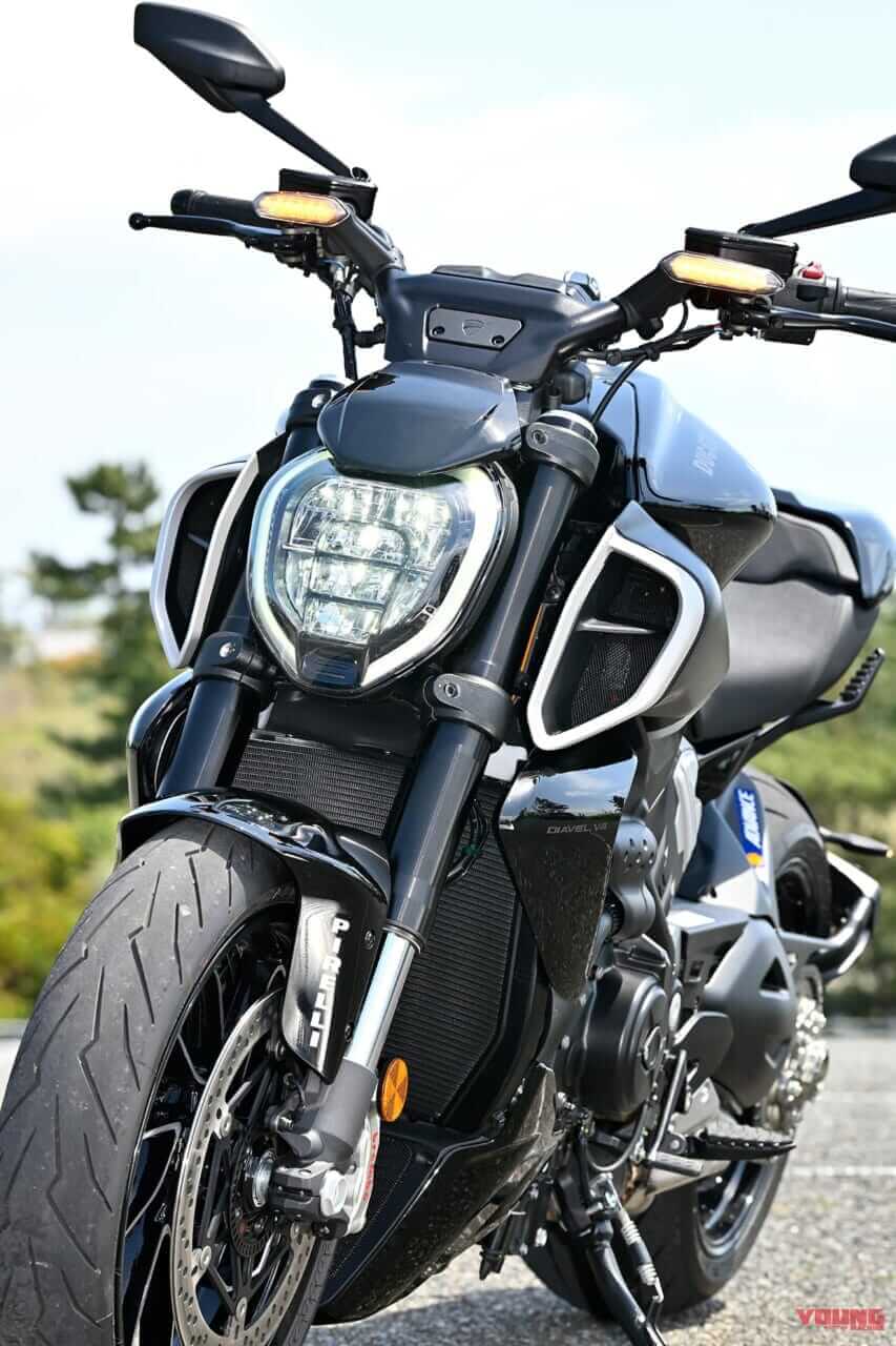 |ドゥカティ ディアベルV4【試乗ショートインプレ】逆回転クランクの軽快感が際立つ