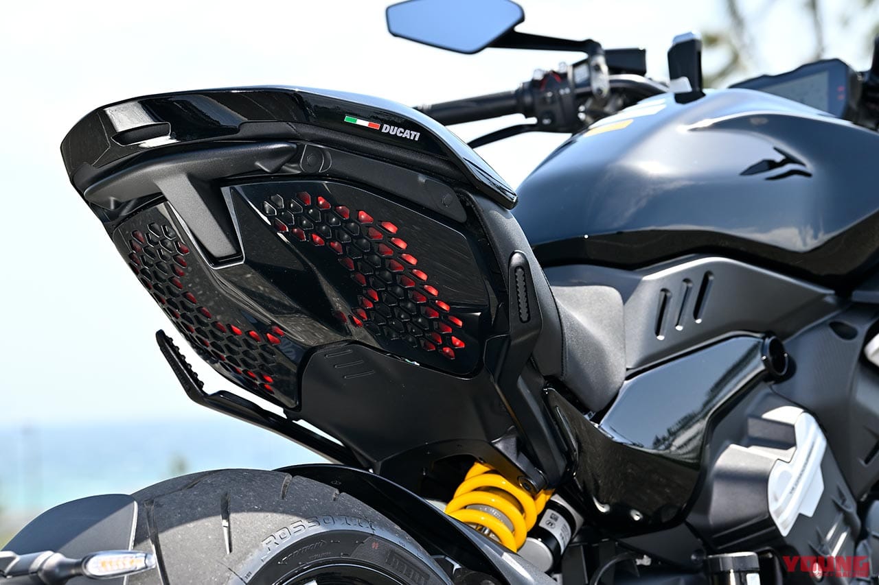 |ドゥカティ ディアベルV4【試乗ショートインプレ】逆回転クランクの軽快感が際立つ