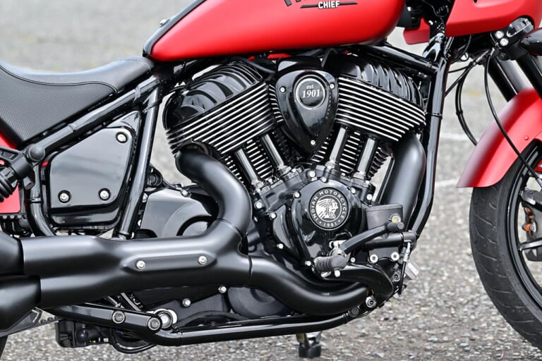 インディアン スポーツチーフ|スポーツ仕様の攻めるアメリカンだ!【インディアン スポーツチーフ】試乗ショートインプレ