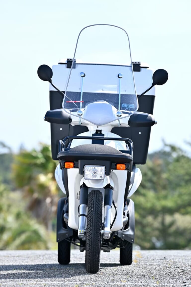 ピアッジオ マイムーバー|大人も入れる巨大リヤボックスを標準搭載!?【ピアッジオ マイムーバー】試乗ショートインプレ