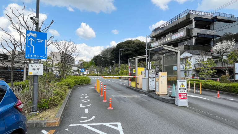 都内のバイク駐輪環境の分岐点となるか? 板橋区セブンタウン小豆沢の事例【バイクレーンの設置】
