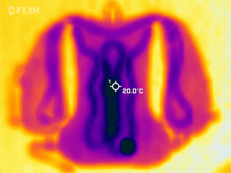 ワークマン アイスマン水冷服|【ワークマンで暑さ対策】上半身を冷水が駆け巡る”アイスマン水冷服”どれくらい冷える? サーモグラフィー検証