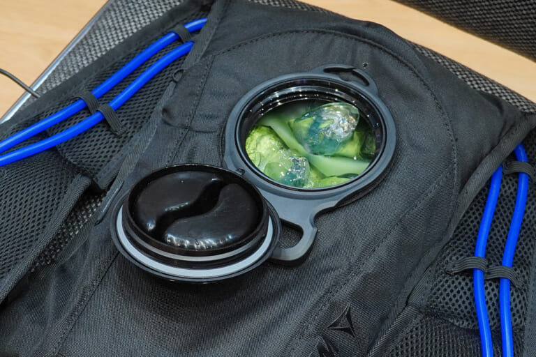 ワークマン アイスマン水冷服|【ワークマンで暑さ対策】上半身を冷水が駆け巡る”アイスマン水冷服”どれくらい冷える? サーモグラフィー検証