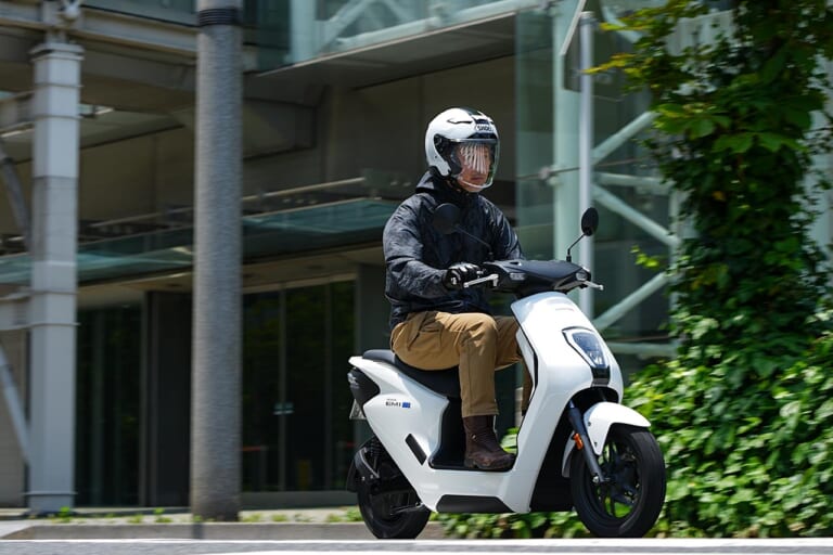 ホンダEM1e:|ホンダの電動バイク「EM1 e:」を公道で乗り回してみた! バッテリーはどれくらい持つ?【イーコン/STDモード切替でぜんぜん違う!】