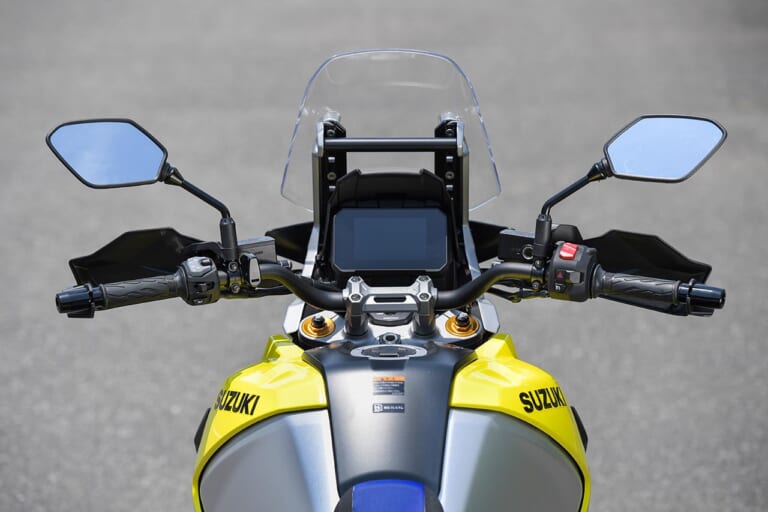 スズキVストローム1050DE|ハンドルまわり|スズキVストローム1050DE試乗インプレッション【怪鳥復活! 林道もイケる】