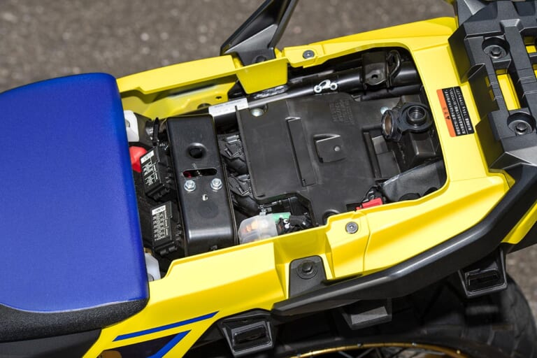 スズキVストローム1050DE|スズキVストローム1050DE試乗インプレッション【怪鳥復活! 林道もイケる】