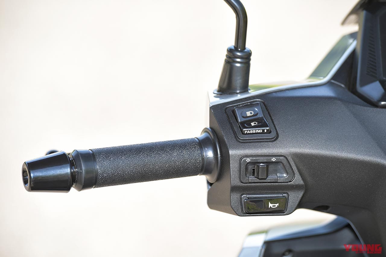 |欧州の実用原付二種スクーター! プジョー ツイート125GT試乗インプレッション【段差をいなす華麗な大径車】