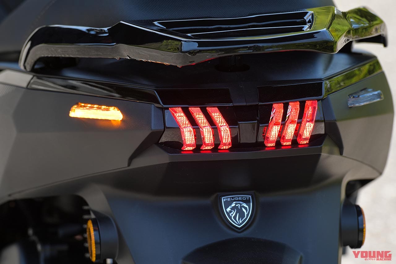 |欧州の実用原付二種スクーター! プジョー ツイート125GT試乗インプレッション【段差をいなす華麗な大径車】